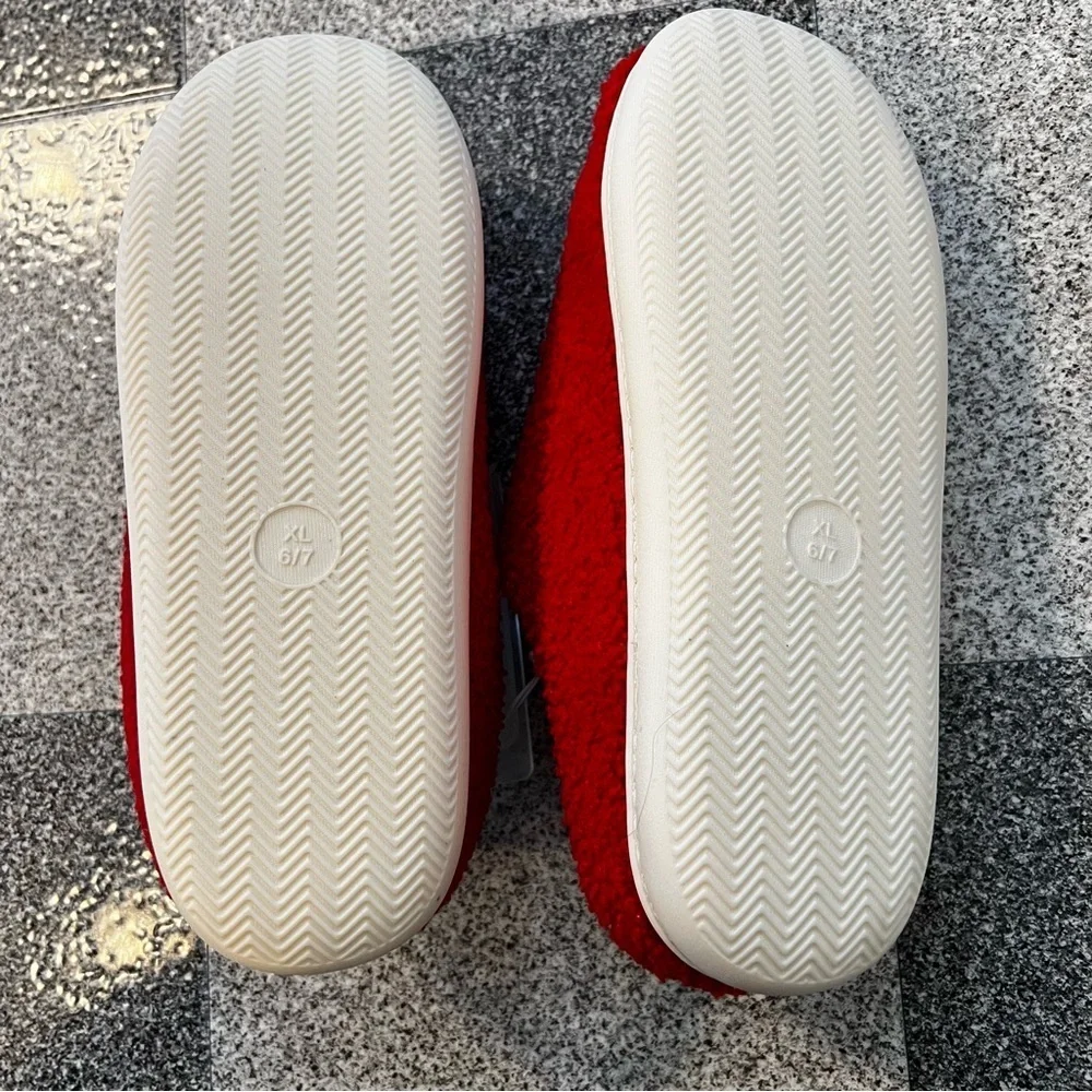 New Wondershop Kids Cabin Crew Scuff Slippers- Red 6-7